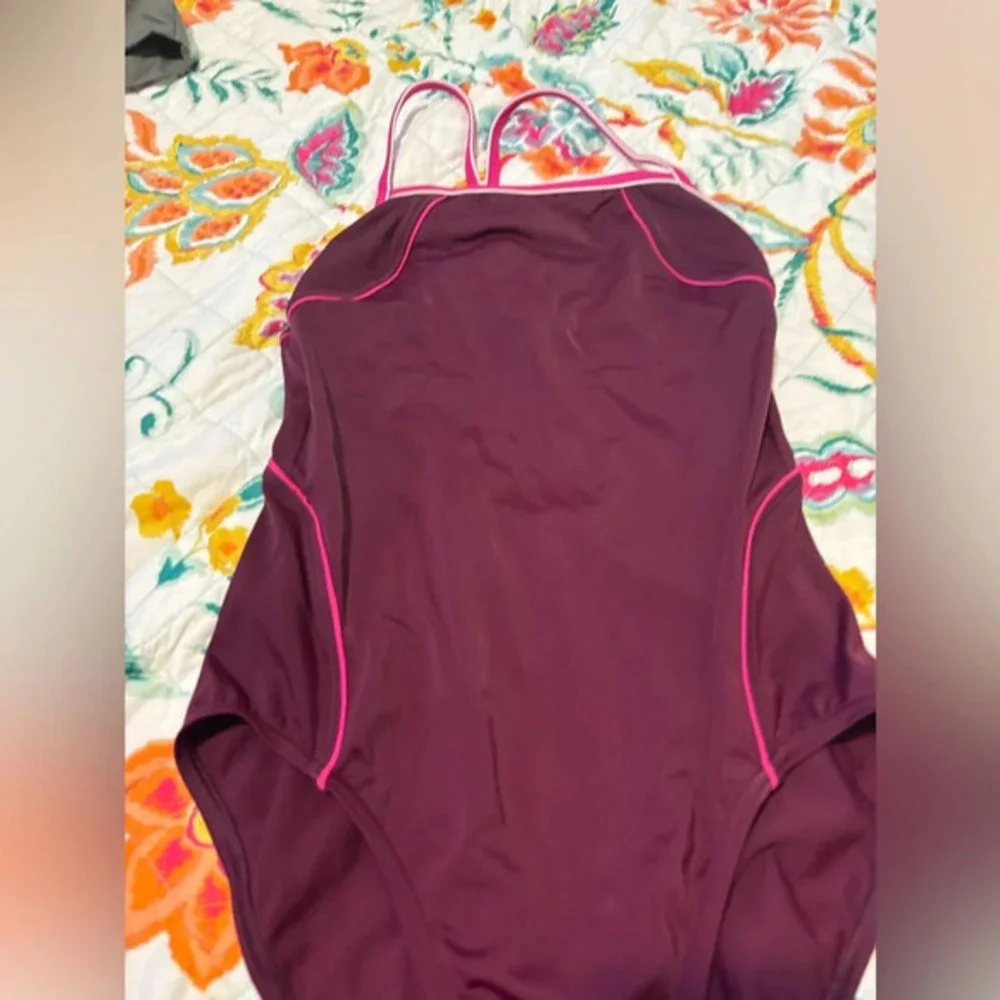 Lands End Size 6 Maroon Pink One Piece Swimsuit Bathing Underwire Classic